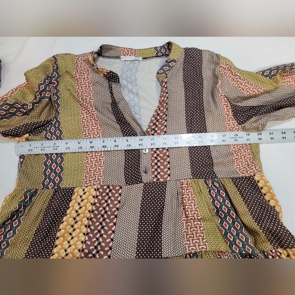 MADE IN ITALY Patterned Long Bell Sleeve Mini Dress w/V-neck Collar With Buttons - Picture 8 of 9